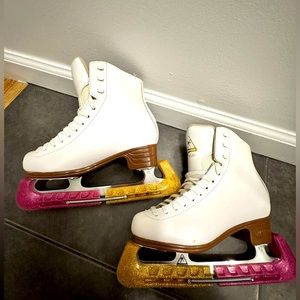 Jackson Artiste figure skates